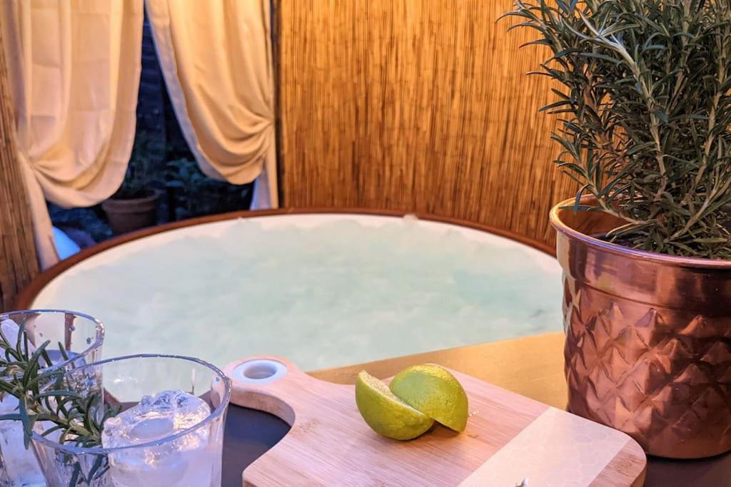 Baker'S Cottage, Urban Spa And Garden Bar 伊夫舍姆 外观 照片
